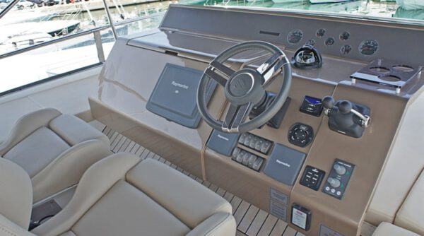 3-Rent-Fairline-55