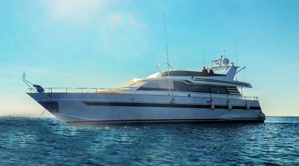 1-Rent-Yacht-Lady-86