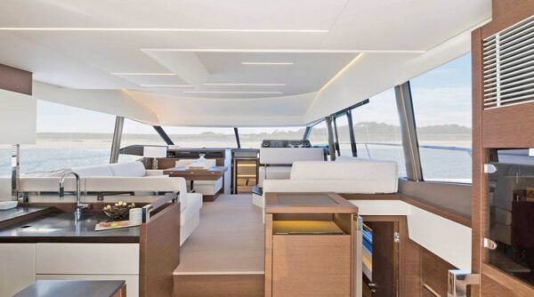 7-Yacht-Prestige-520-Rent